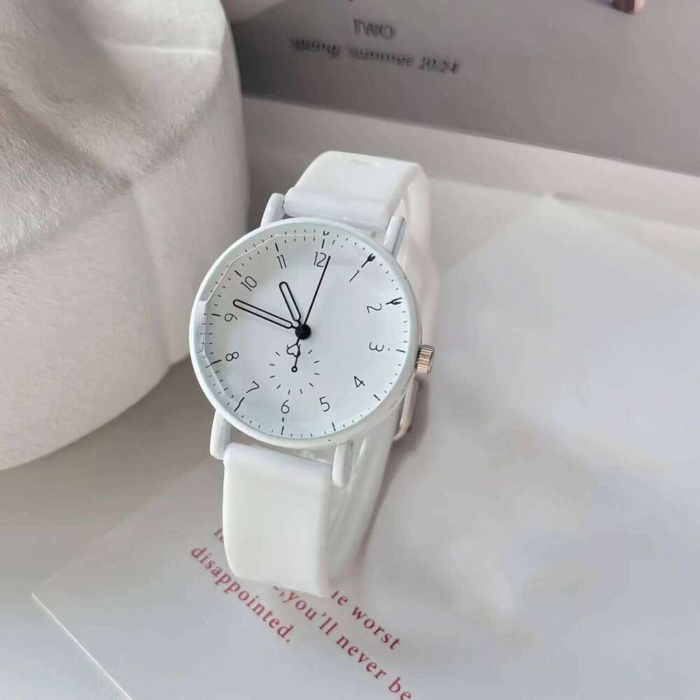 Fashion Candy Color Silicone Band Women Quartz Watch Arabic Dial Girls Students Wristwatch Z260206