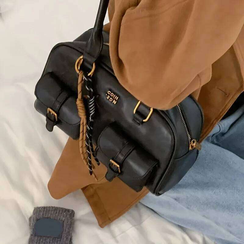 Stylish Shoulder Bag with Multiple Pockets, Golden-Tone Hardware & Letter Print Design Handbags for Women Travel, Work, Outings Y260205