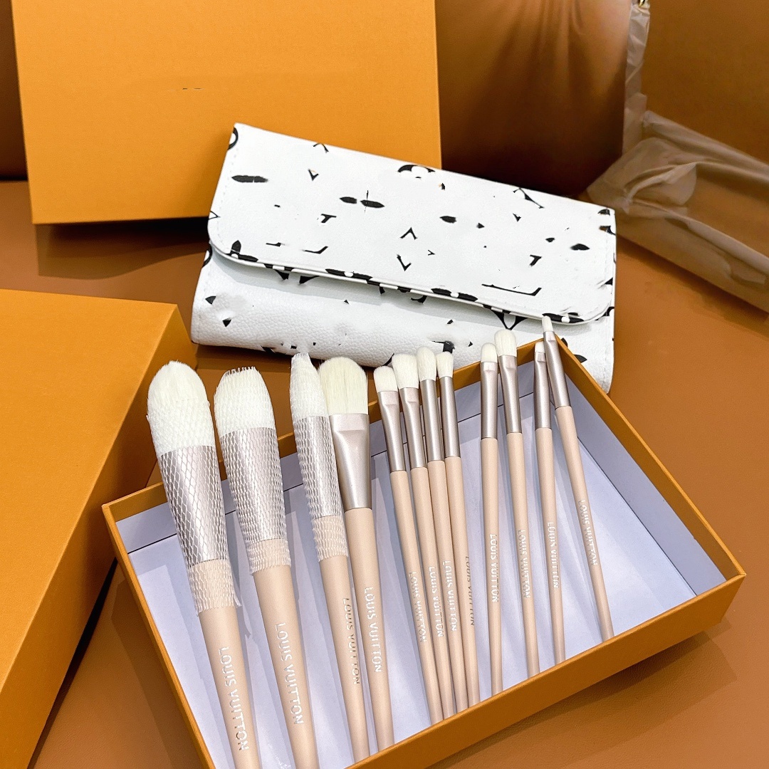 Designer Makeup Brush Classic Letter Makeup Brush Soft brush Makeup Tool 12 Pieces with Storage Bag brown Gift Box Girl's Valentine's Day Birthday Gift