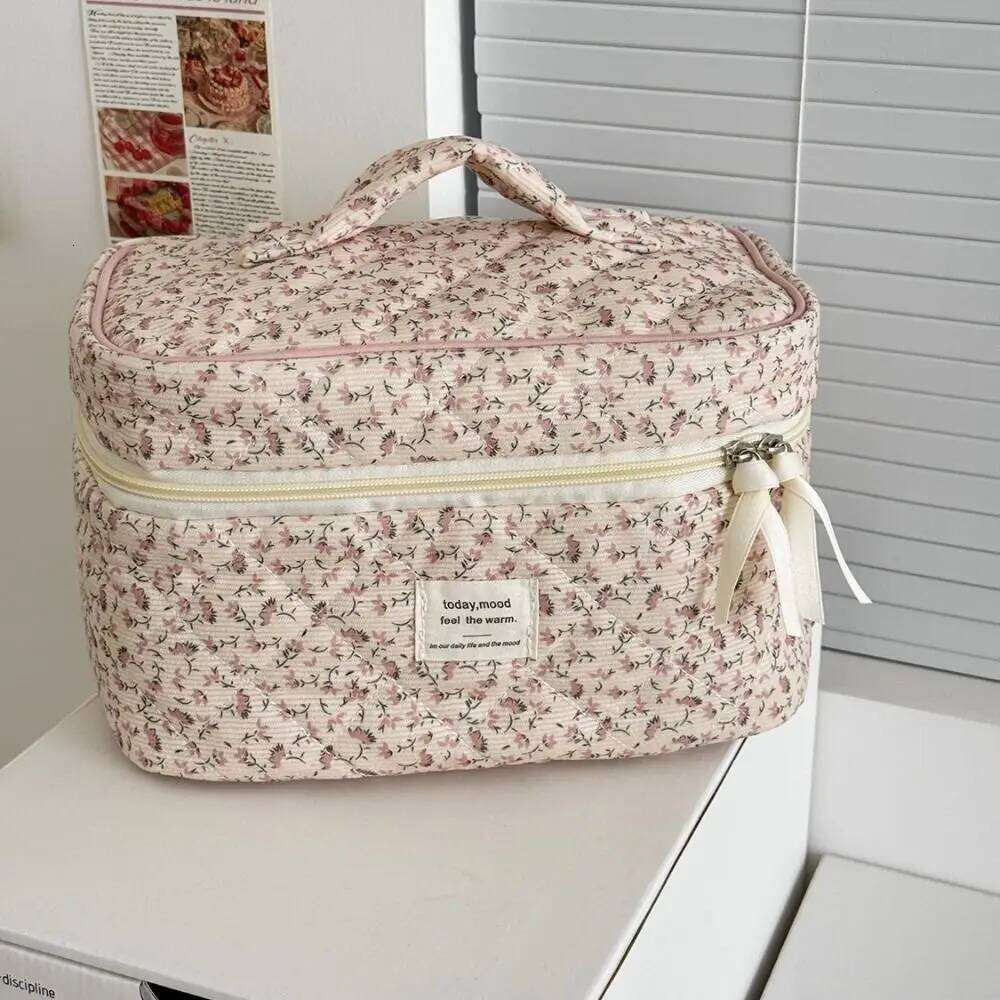 Cosmetic Organizer Corduroy Pink Floral Sweet Makeup Pouch Ins Style Skincare Clutch Toiletry Bag Washbag Y260206