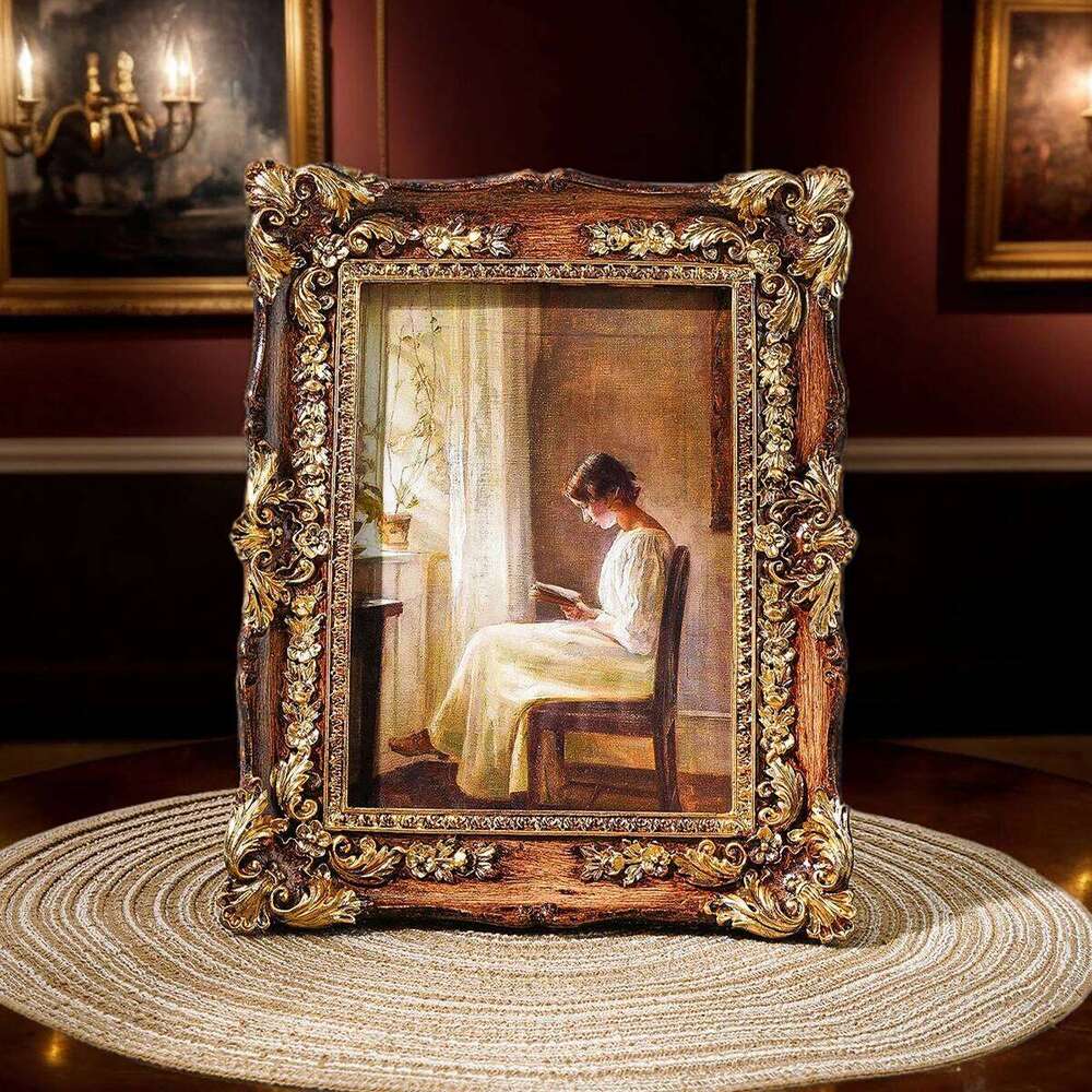 1PC, photo display made of European retro resin with a three-dimensional patterned frame S260205
