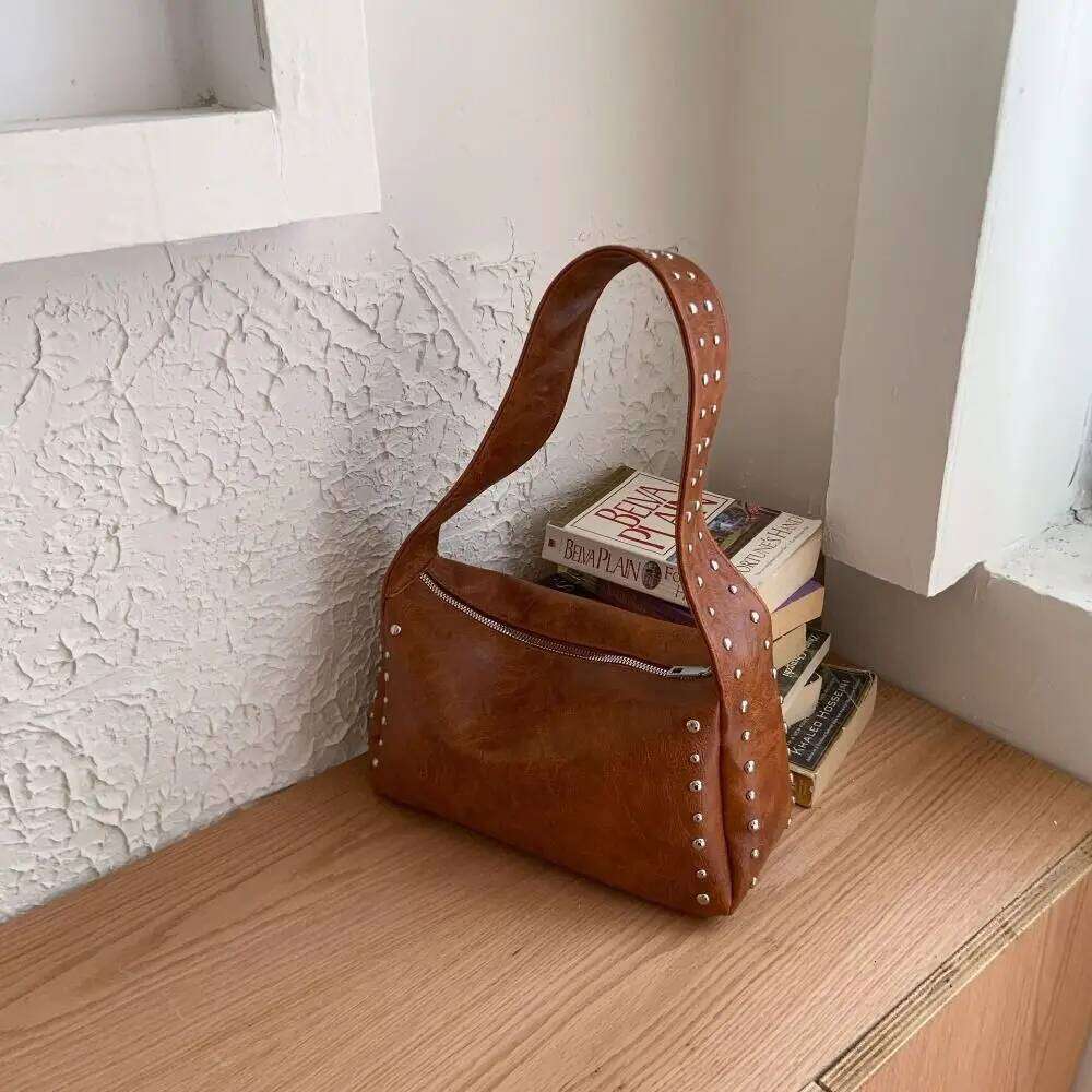Fashion Spicy Girl Style Retro Rivet Handbag Leisure French Pillow Underarm Punk Solid Color Commuting Shoulder Bag Women Y260205