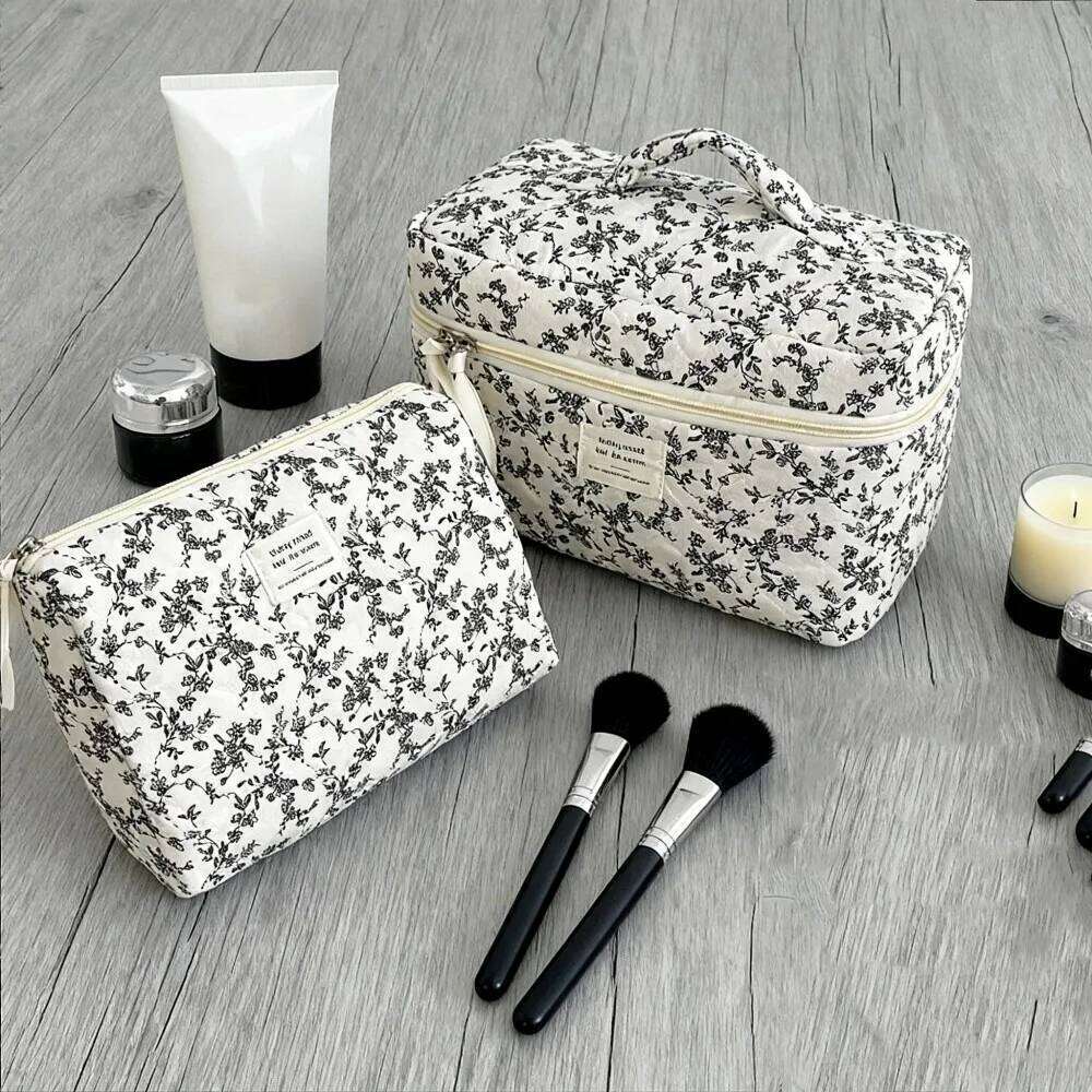 Large Capacity Gifts for Women Women's Bag For Travel Cosmetic Pouch Makeup and Cosmetics Organizer Y260206