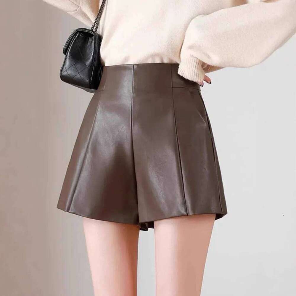 High Waist PU Leather Shorts Women's Outerwear Autumn Winter New Style Black A- Line Wide Leg Loose Korean Version Boot Pants XJ260206