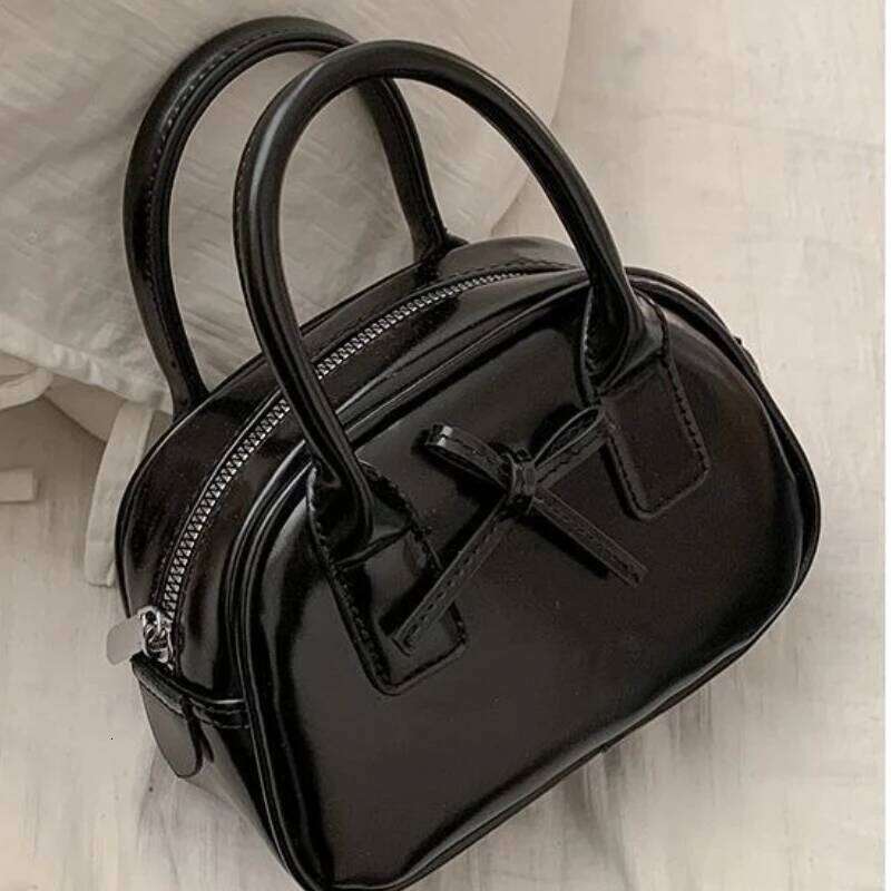 Korean Style Spring Summer Bow Accent Zipper Shoulder Bag 2025 New Fashion Versatile Crossbody Mini Red Top-Handle Bags Y260205