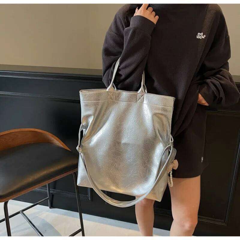 Fashion Crossbody for Women Shoulder Oil Wax Leather Adjustable Strap Trendy Handbag Purse Work Travel Messenger Bag Y260205