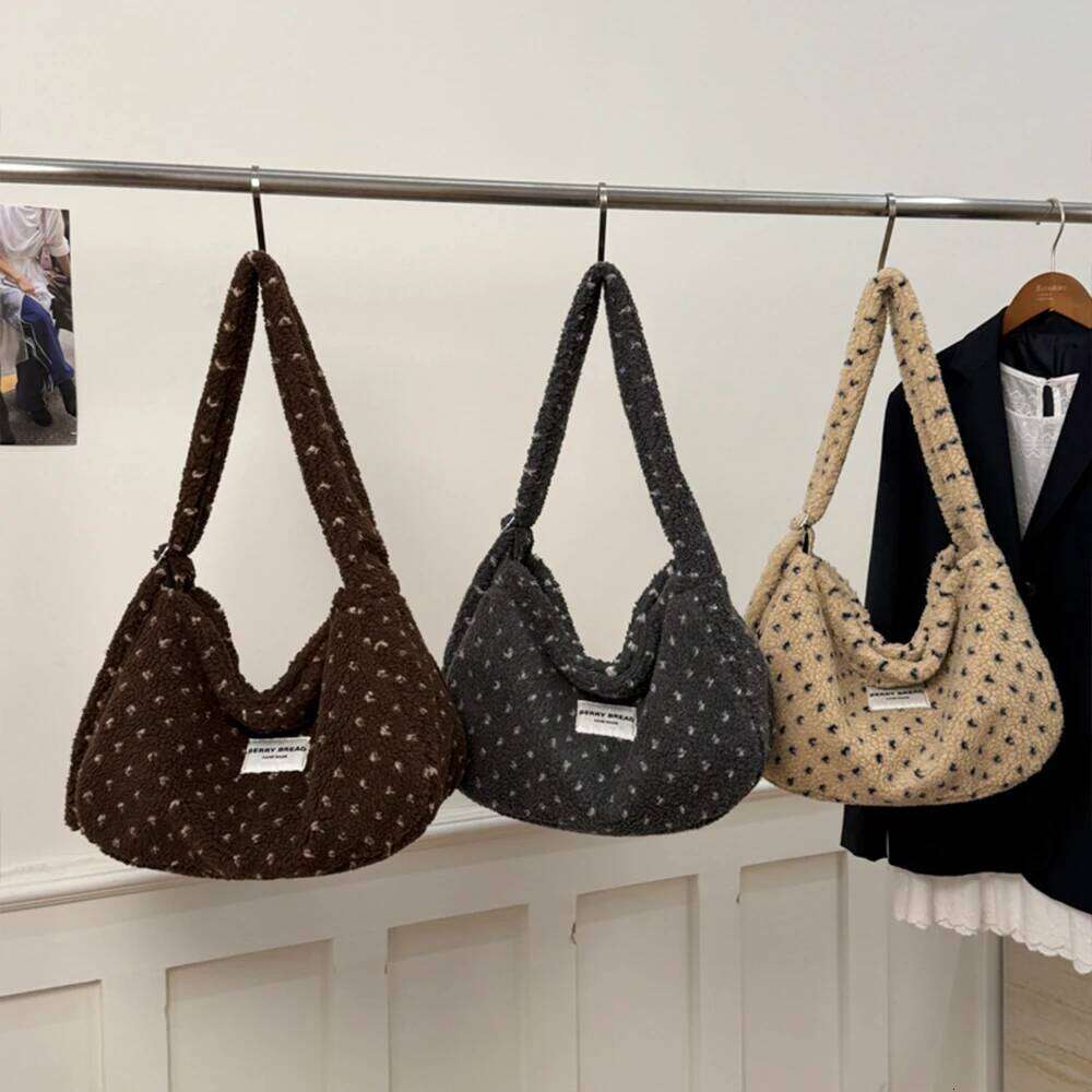 New Autumn and Winter Plush Love Shopping Large Capacity Crossbody Bag, Single Shoulder Furry Bag XJ260129