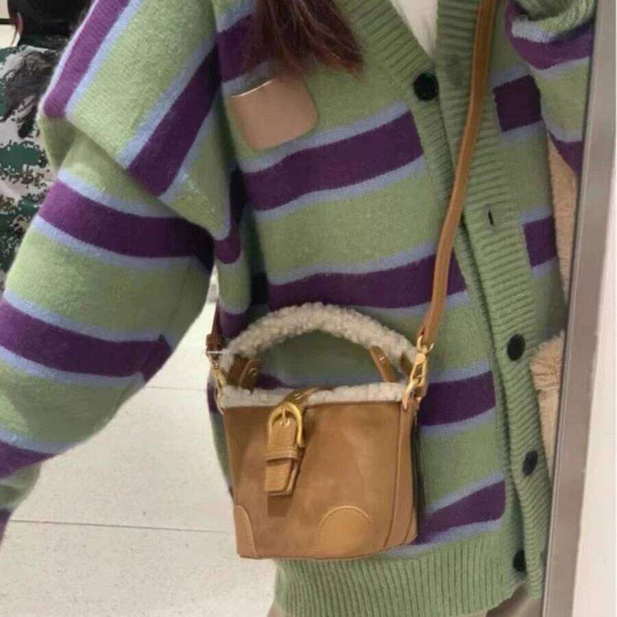 Winter Vintage Women's Bags Bucket Shoulder Autumn Versatile Lamb Wool Handbag Elegant Fashion Crossbody Bag Wholesale XJ260129