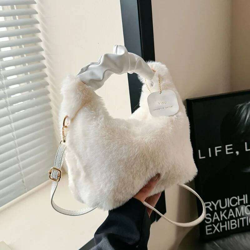 Plush Handbag Women's Fashion One Shoulder Crossbody Autumn and Winter Furry Versatile Tag Bag XJ260129