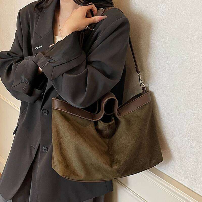 Retro Suede Handbag Autumn Winter Women's New Versatile Travel One Shoulder Bags Casual Large Capacity Commuter Tote Bag Y260205