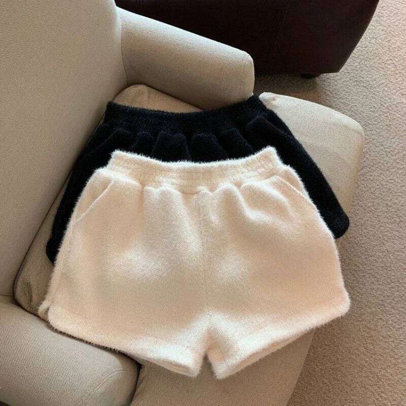 Solid Shorts Women Autumn Winter Soft All-match Side Slit Thicker Elastic Pocket High Waist Plush Warm Simple Office Lady XJ260206