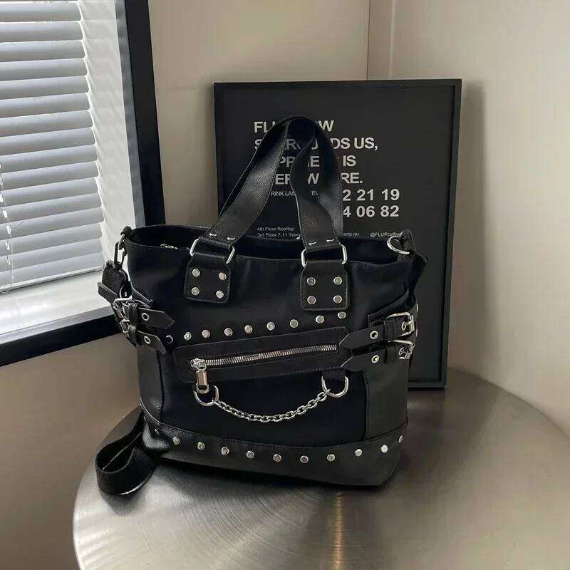 Quality PU Nylon Splicing Shoulder Buckle Chains Rivet Zipper High Capacity Hand 2025 Hot Sale Bags for Women Y260205