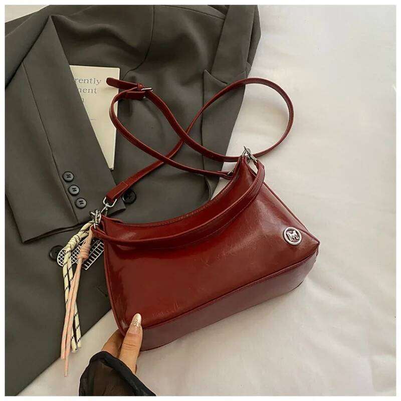 Pure Color Patent Leather Shoulder Women's Summer New Style Underarm Chain Crossbody Bag Soft Square Shape Polyester Lining Y260205