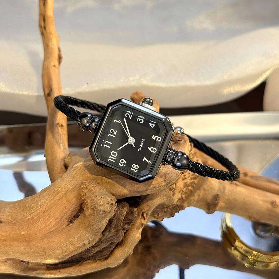 New Fashionable Casual Digital Square Miniature Ladies Quartz Open-Ended Bracelet Watch Stylish Compact Timepiece Z260206
