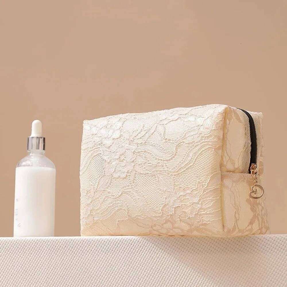 2026 Floral Lace Makeup Large Capacity Waterproof Cosmetic Pouch Flower Printed Mesh Travel Bag Storage Organizer Y260206