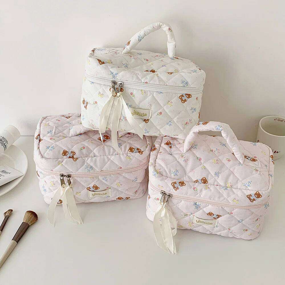 Cute Bear Makeup Bag Multi-Layer Compartments Cosmetic Organizer with Zipper, Portable Travel Toiletry Pouch for Women Girls Y260206