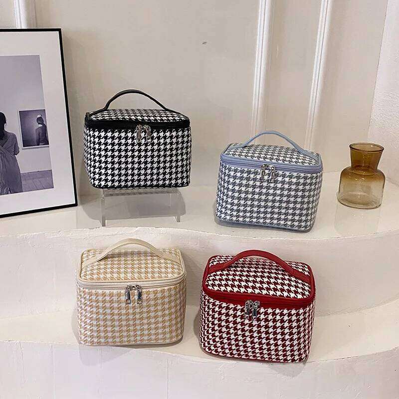 New Women Houndstooth Pattern Tote Makeup Portable Travel Organizer Cosmetic Toiletry Storage Bags Large Capacity Zipper Bag Y260206
