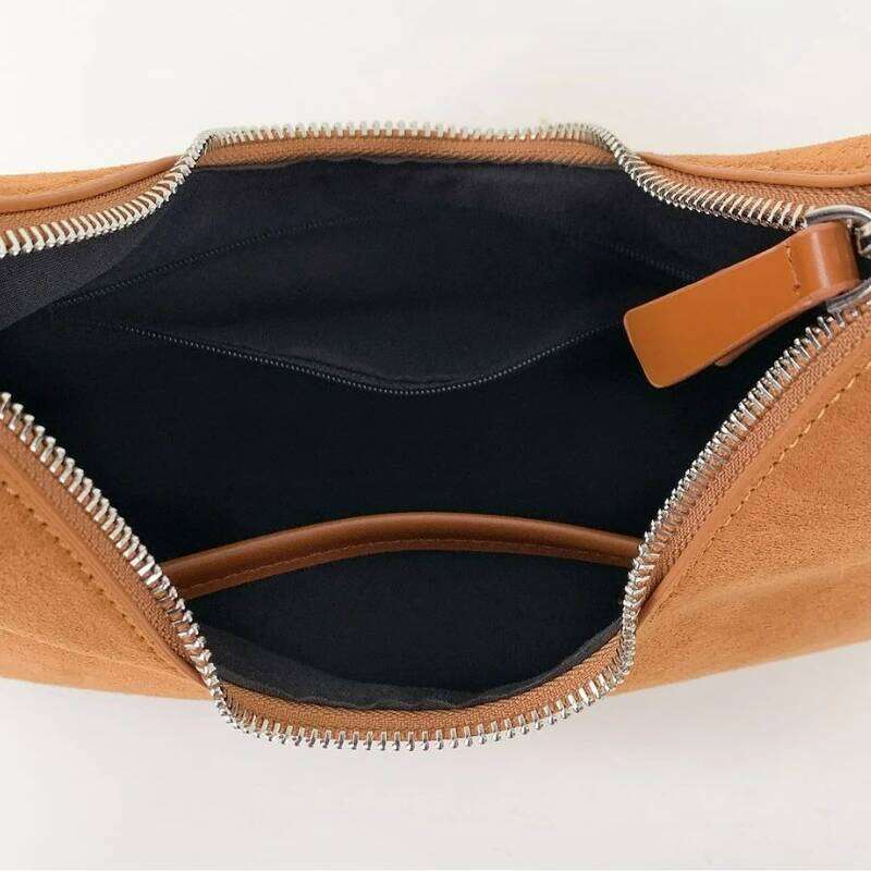 Winter and Autumn Fashionally Versatile New Moon with Retro Textured Sheepskin Interior Shoulder Casual Waist Bag Y260204