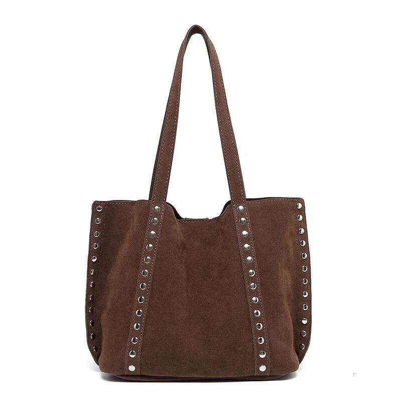Large-capacity deerskin single-shoulder autumn and winter casual rivet handbag, fleece underarm bag for commuting Y260204