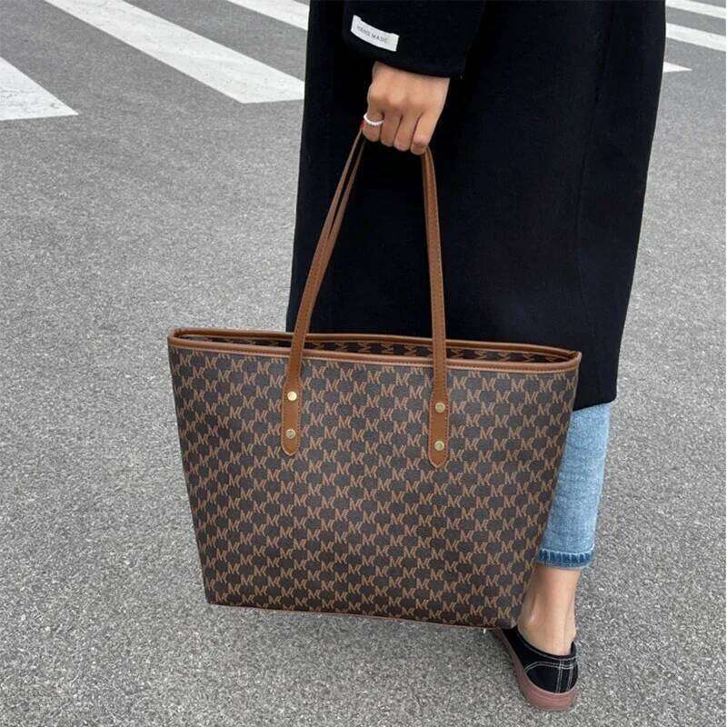 Large Capacity Shoulder Tote Women PU Leather Handbag Commuter Daily Versatile Bag Spacious Work Casual Carryall Shopper Y260204