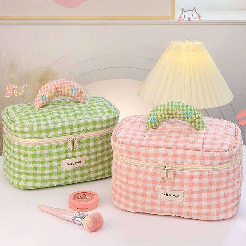 New makeup with large capacity organizer high beauty cosmetic Korean cute portable storage bag travel essentials Y260206