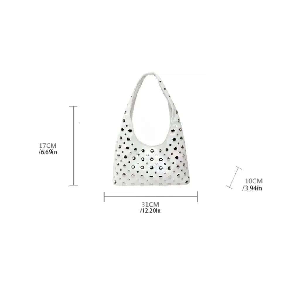 Portable Metal Stud Rivet Shoulder Spicy Punk Style Underarm Handbag Sweet Cool Bucket Bag Girl Y260205