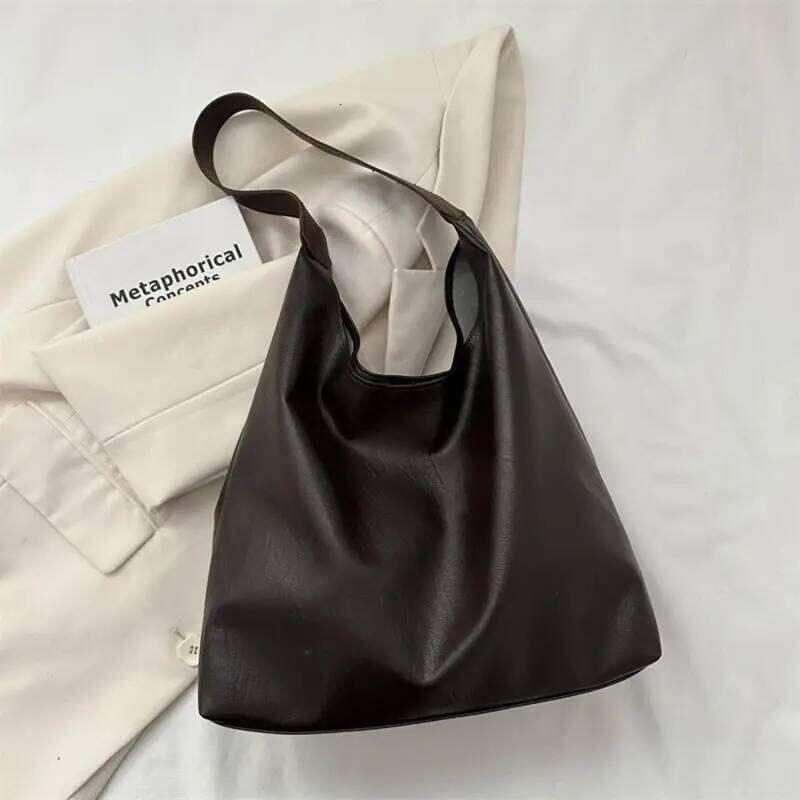 Large Capacity Textured Soft Leather Tote Women's Fashionable Commuting Armpit Simple And Versatile Shoulder Bag Y260205