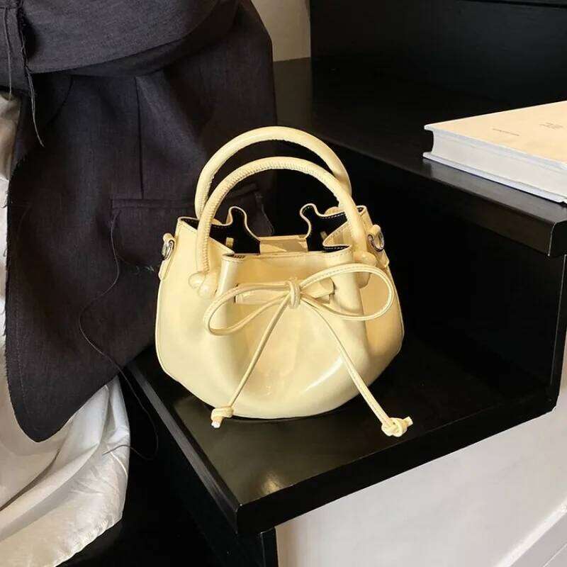 Adorable Quilted Clutch Bag for Women Chain Buckle Design 2025 New Model Maillard Color Portable Y260205