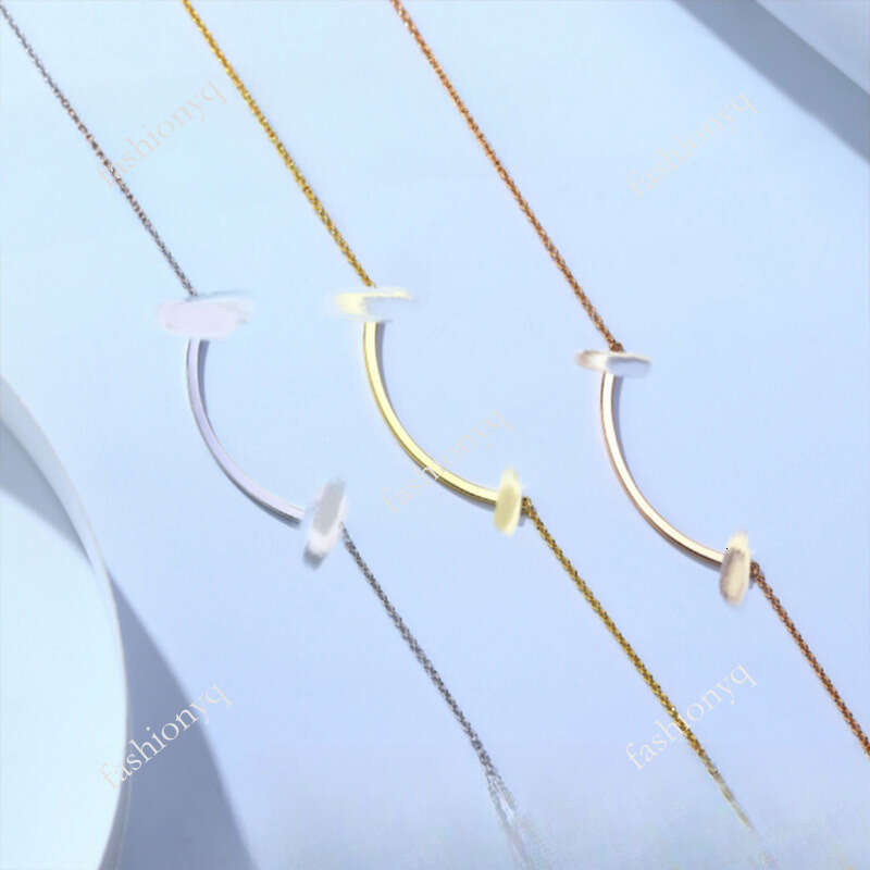 Designer Laugh Smile Pendant Necklace Titanium Steel Thick Plated Smooth Surface Inlaid With Diamonds Full Diamond Smiley Face Choker Fine Craft Chain For Women