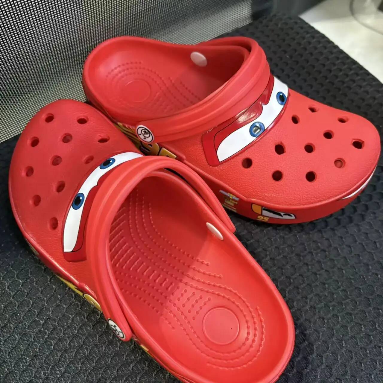 Disney Designer Hot Anime Disney Mcqueens Pixar Cartoon Solid Waterproof Slippers Outdoor Sandals Casual Breathable Ankle-Wrap Eva Shoes Gifts Luxury