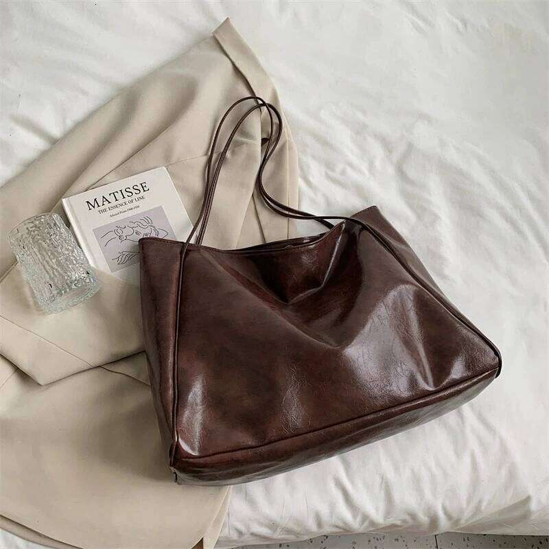 Women's Tote Large Capacity Soft Leather Shoulder Bag, Retro Casual Handbag, Perfect for Commuting Handbags Travel Bag Z260207 - view 6