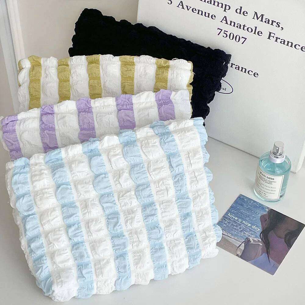 Ins Cute Candy Bubble Women Makeup Storage Bag Portable Cosmetic Tolietry Pouch Ladies Cloud Travel Organizer Zipper Bags Y260206