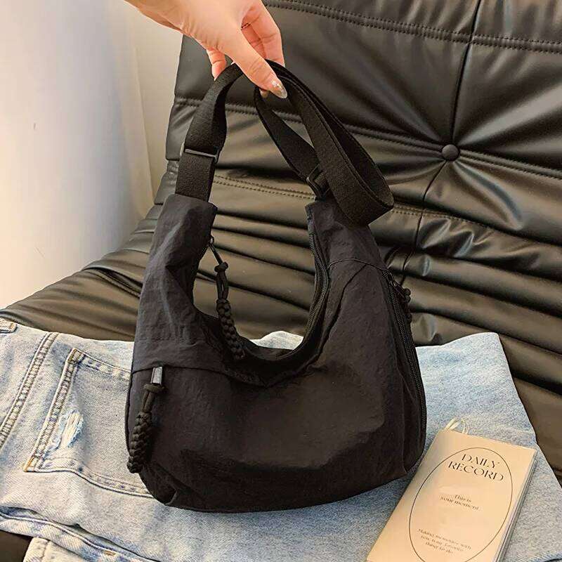 Fashionable and minimalist Korean version dumpling popular this year, new high-quality shoulder bag, large capacity tote cr Y260205