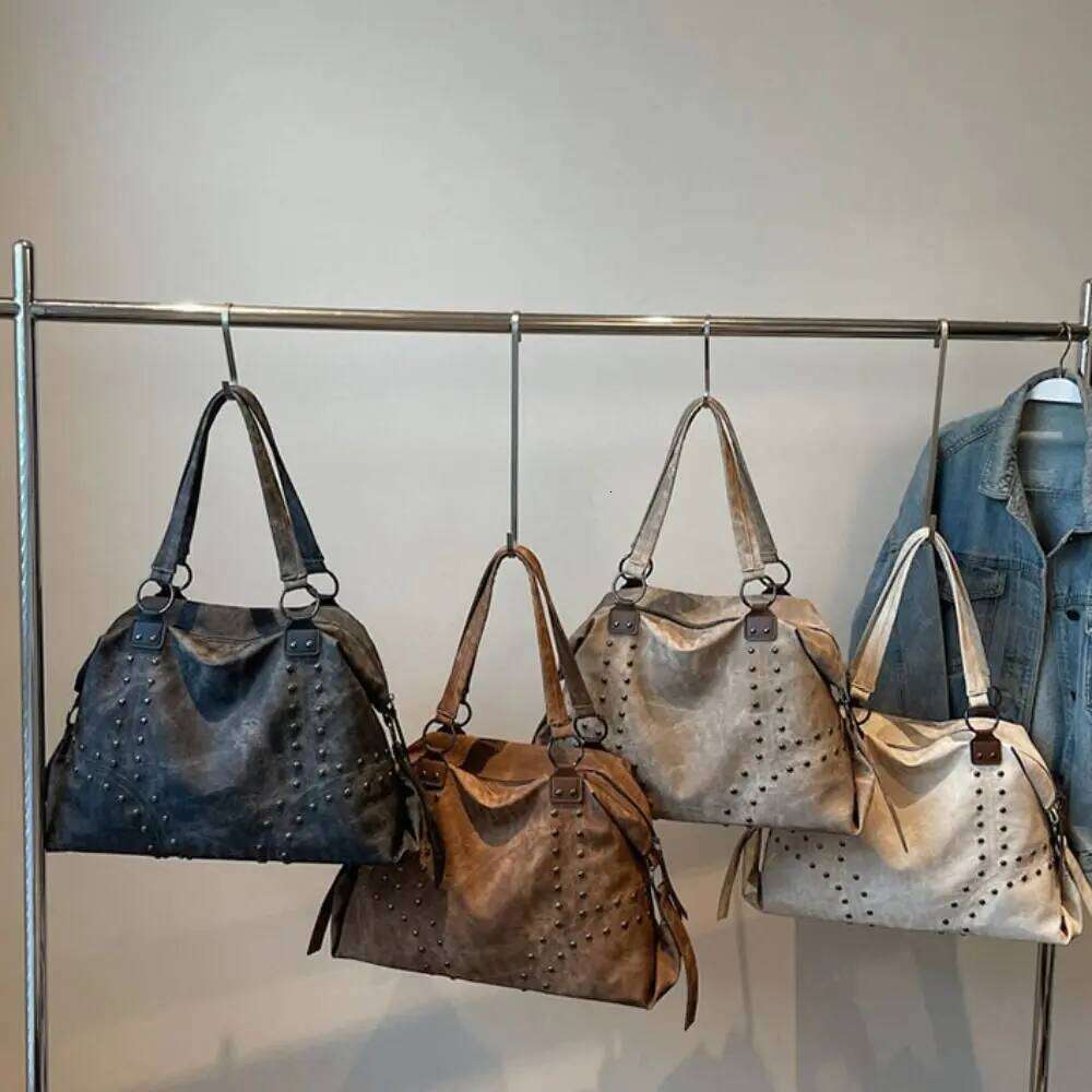 PU Leather Rivet Shoulder Bags Retro American Fashion Design Locomotive Style Underarm Bag Solid Color Large Capacity Y260205