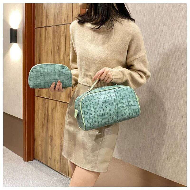 Large-capacity Cosmetic Storage Waterproof Simple Washing Carry-on Portable Female Organizer Travel Toiletries Makeup Bag Y260206