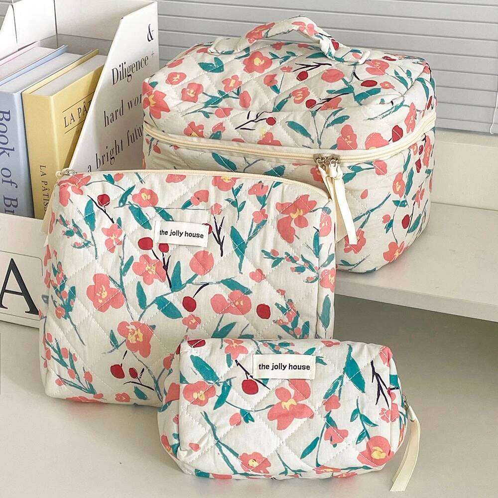 Wholesale Flower Quilting Women's Cosmetic Portable Tote Cotton Makeup Storage Pouch Cute Toiletry Make Up Travel Bag Y260206