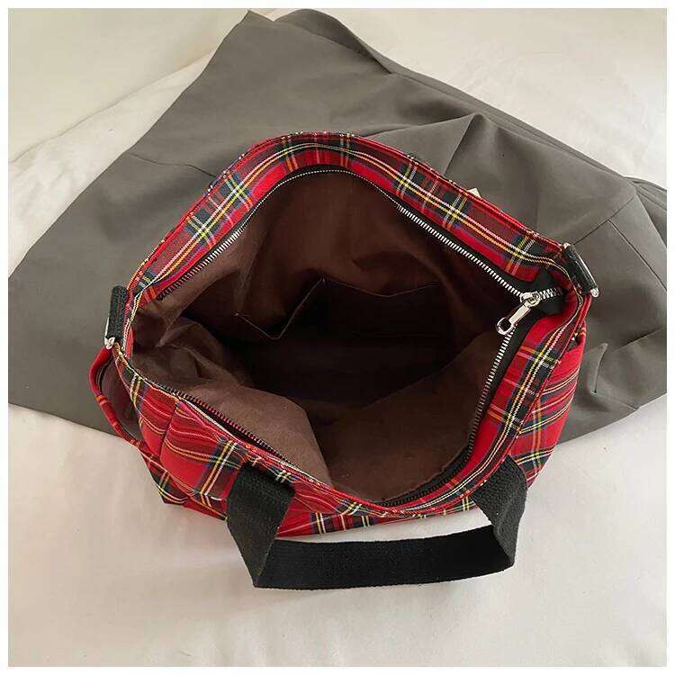 2025 New Arrival Fashion Young Lady Large Capacity Shoulder Bags Striped Grid Punk Design Handbags Female Casual Tote Bag Y260205