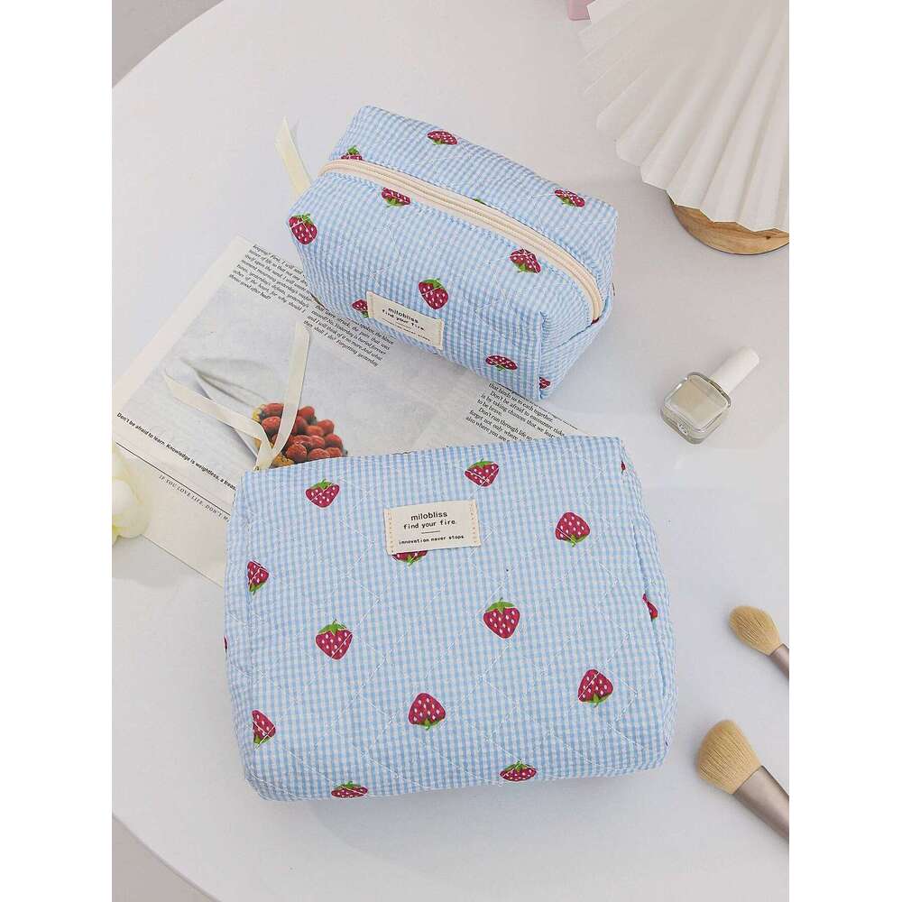 1pc/set Strawberry Quilted Travel Toiletry Portable Makeup Bag, Lightweight Storage Bag Y260206