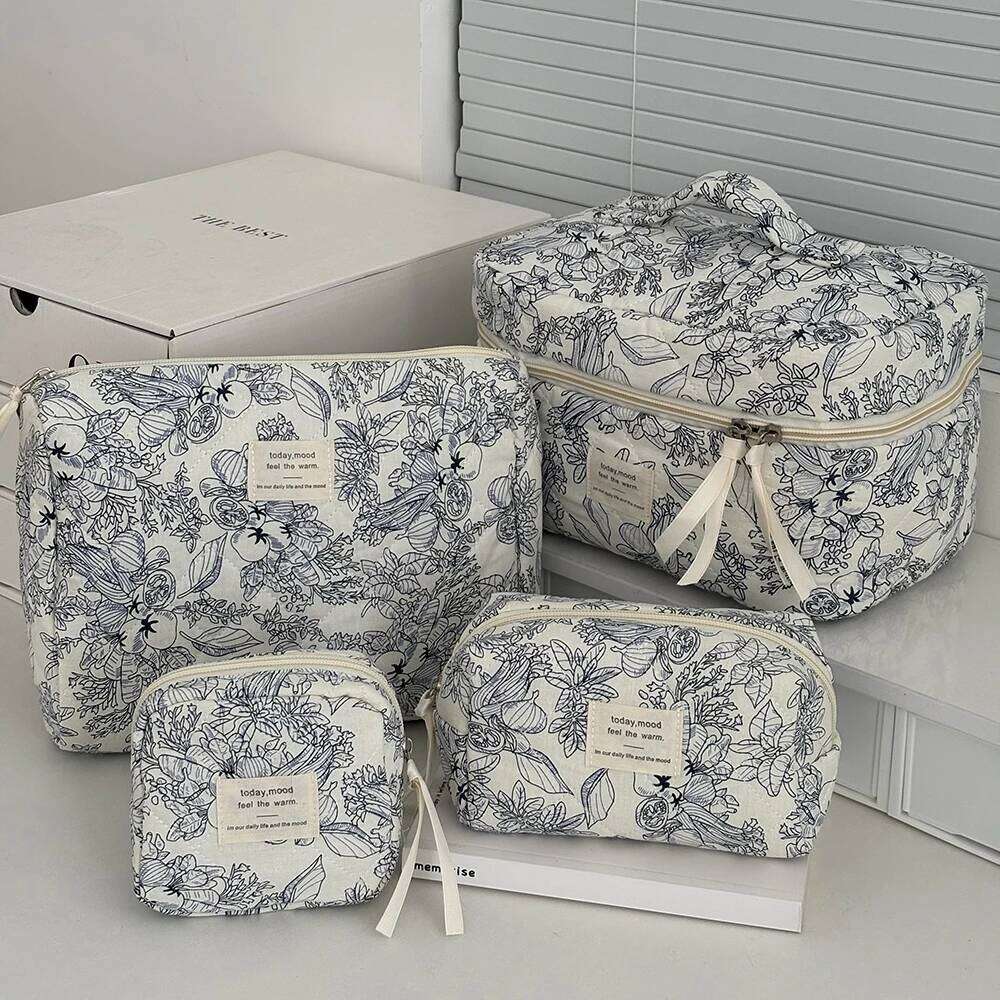 4 Pcs Vintage Flower Quilting Women Sanitary Napkin Makeup Bag Set Small Zipper Cosmetic Organizer Female Handbag Toiletry Pouch Y260206