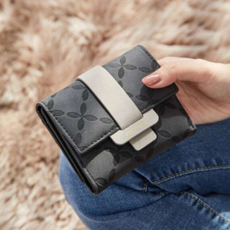 2025 New Women Fashionable Leather Bifold Short Wallets Female Luxury Designer Small Purse Zipper Card Holder Coin Pockets Y260206