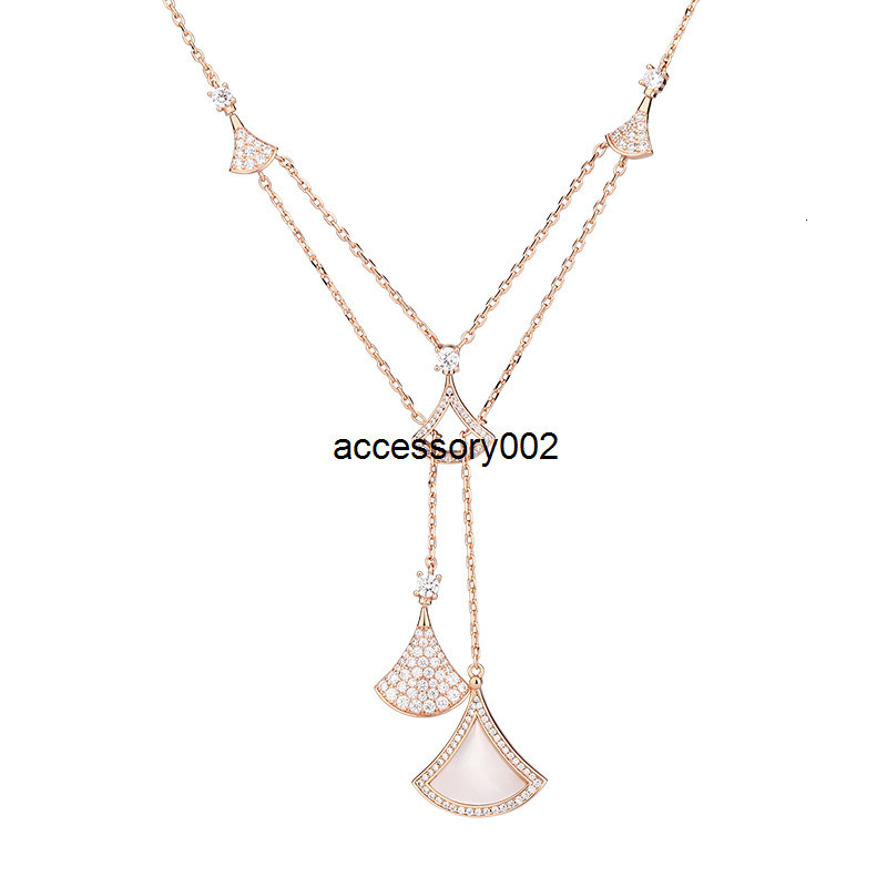 Pendant Necklaces Luxury classic dress skirt designer pendant necklace white pearl shine crystal top grade short chain choker sector necklaces jewelry gift