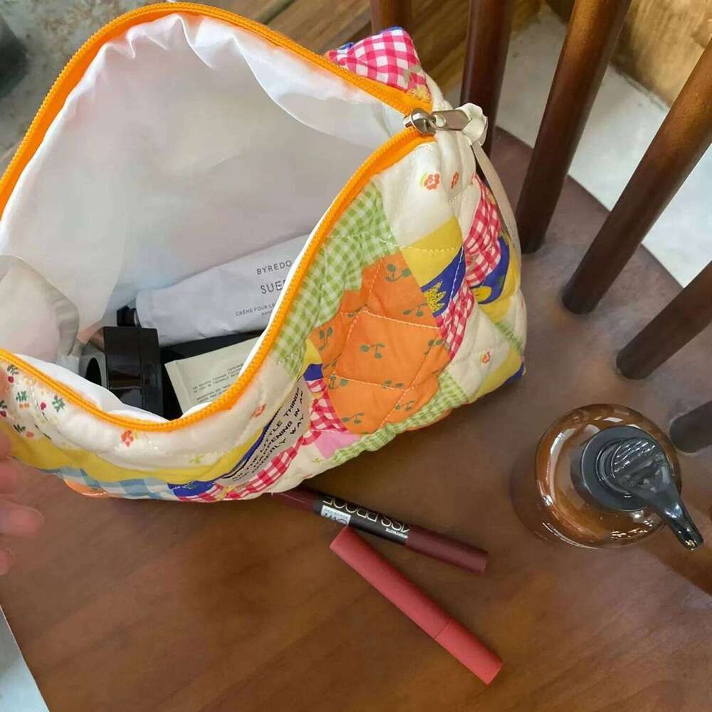 Large Capacity Cartoon Printed Ladies Cosmetic Bag Fashion Portable Women's Storage Makeup Bags Sweet Soft Fabric Female Handbag Y260206