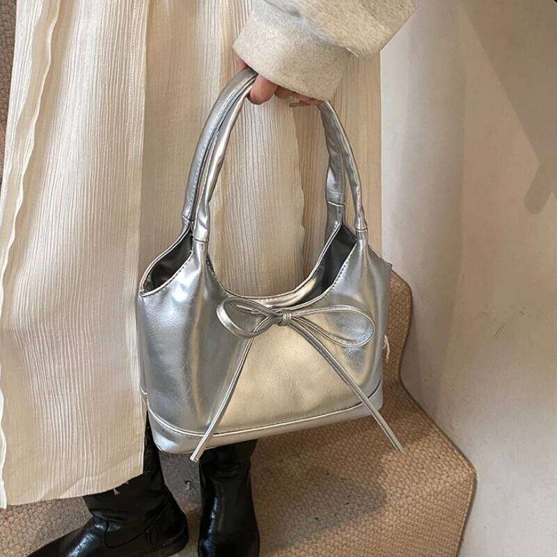 Korean Style Bow Decorated Niche PU Tote New Spacious Underarm Crossbody Bags Commuter Versatile Hand Carry Shoulder Bag Y260205