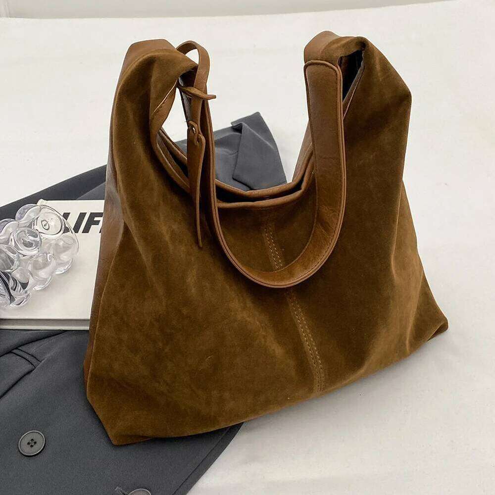 Vintage Suede Hobo Large Capacity Women Tote 2025 Autumn Winter Handbag Commute Shoulder Bags Fashion Trend Underarm Bag Y260205