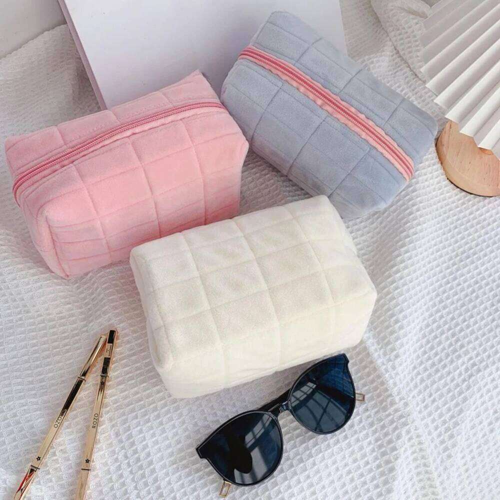 Cute Plush Makeup for Women Portable Travel Small Cosmetic Solid Color Zipper Toiletry Bag Washing Pouch Storage Bags Y260206