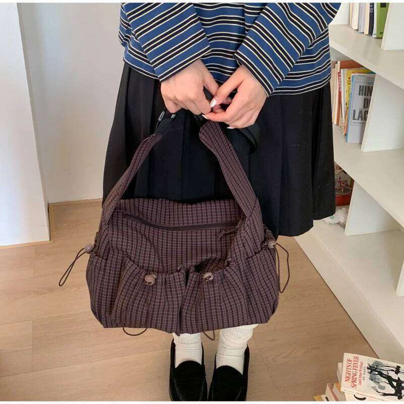 Korean Nylon Fashion Simple Plaid Zipper Tote Drawstring Pleated Cloud New Commuter Crossbody Shoulder Bag Z260207