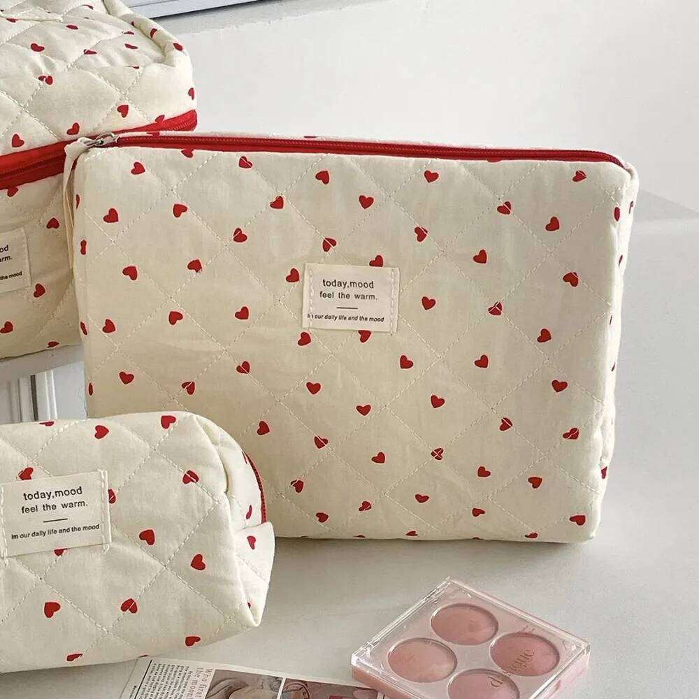 Portable Handbag Quilting Makeup Bag Heart Large Capacity Cosmetic Zipper Storage Pouch Travel Y260206