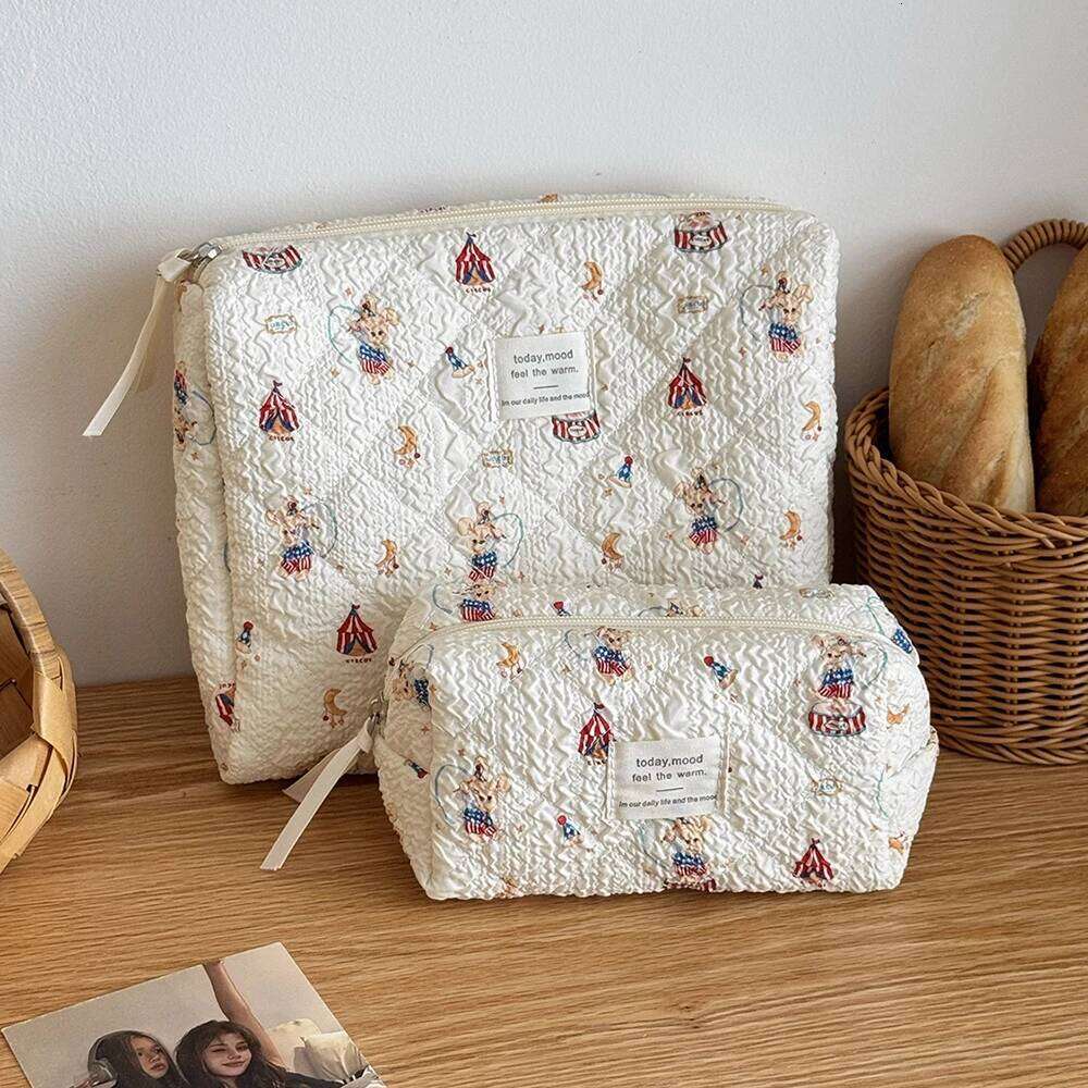 Fashion New Cartoon Rabbit Girl Makeup Tote Cosmetic Organizer Quilted Pouch Handbag Ladies Kawaii Zipper Storage Bag Y260206