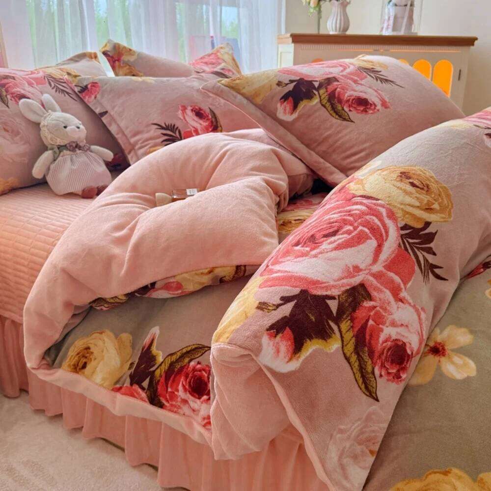 Winter Warm Thickened Milk Velvet Bedding Queen King Size Soft Coral Fleece Four-Piece Set Duvet Cover Pillowcase Bed Sheet XJ260206
