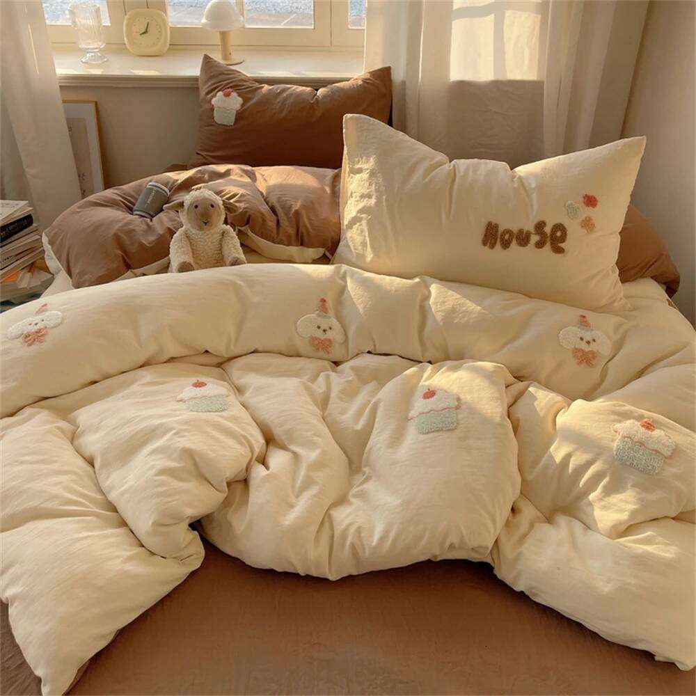 Cute Towel Embroidery Duvet Soft Comforter Cover with Pillowcase Bed Sheet Four Piece Sets Home Decoration Bedding Set XJ260206